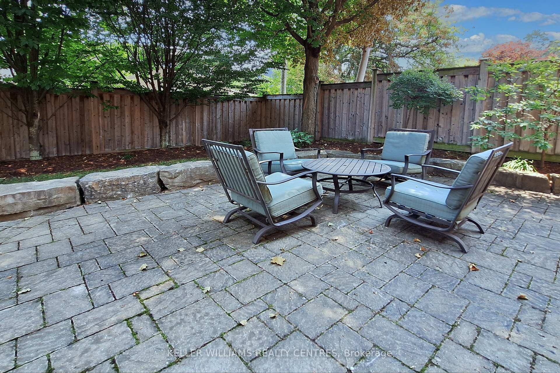 Photo 35 of 31 Avondale Crescent, Aurora, Aurora Village — HOMEH