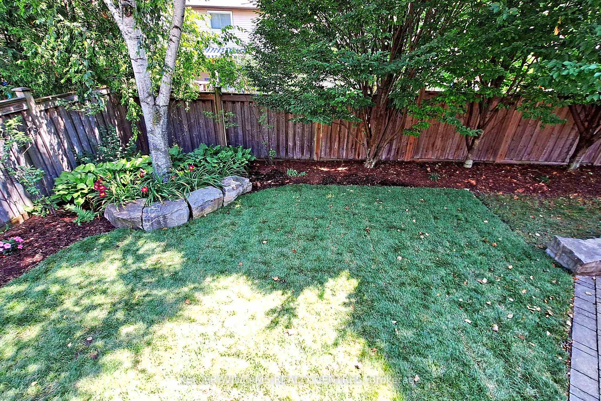 Photo 36 of 31 Avondale Crescent, Aurora, Aurora Village — HOMEH
