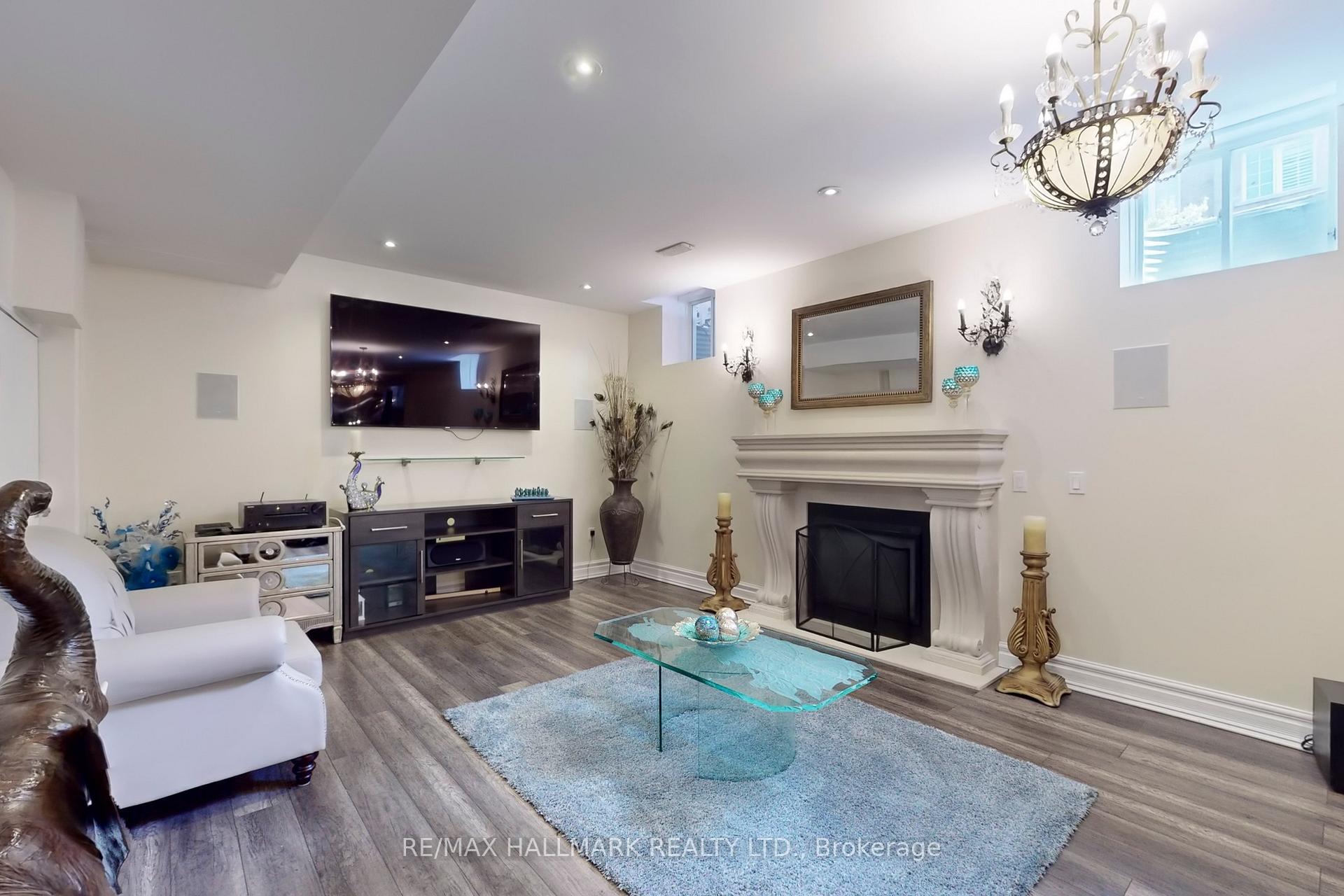 Photo 5 of 80 Chesney Crescent, Vaughan, Kleinburg — HOMEH