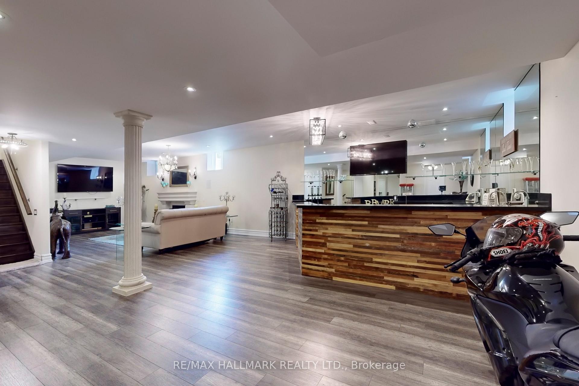 Photo 6 of 80 Chesney Crescent, Vaughan, Kleinburg — HOMEH