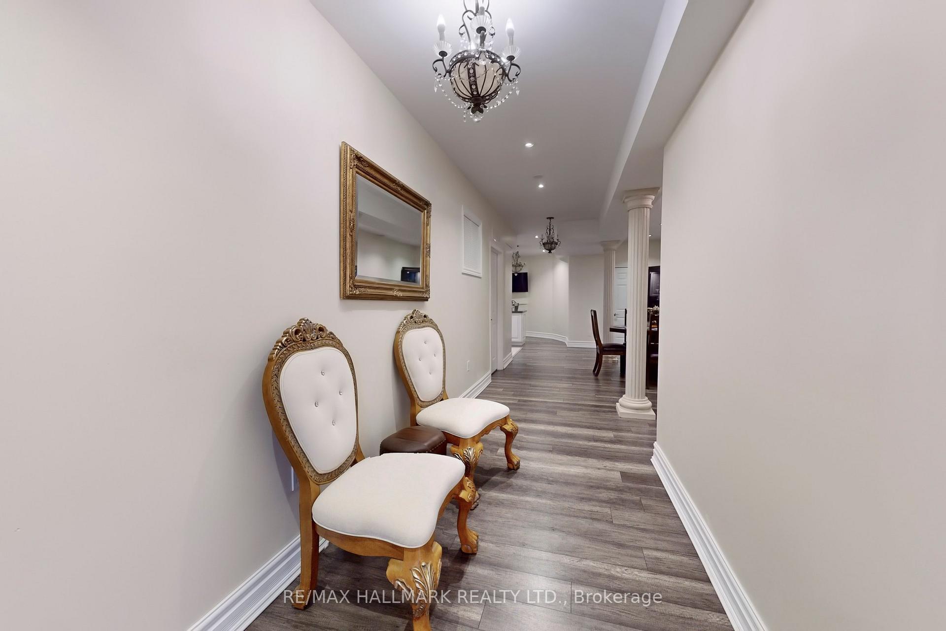Photo 8 of 80 Chesney Crescent, Vaughan, Kleinburg — HOMEH