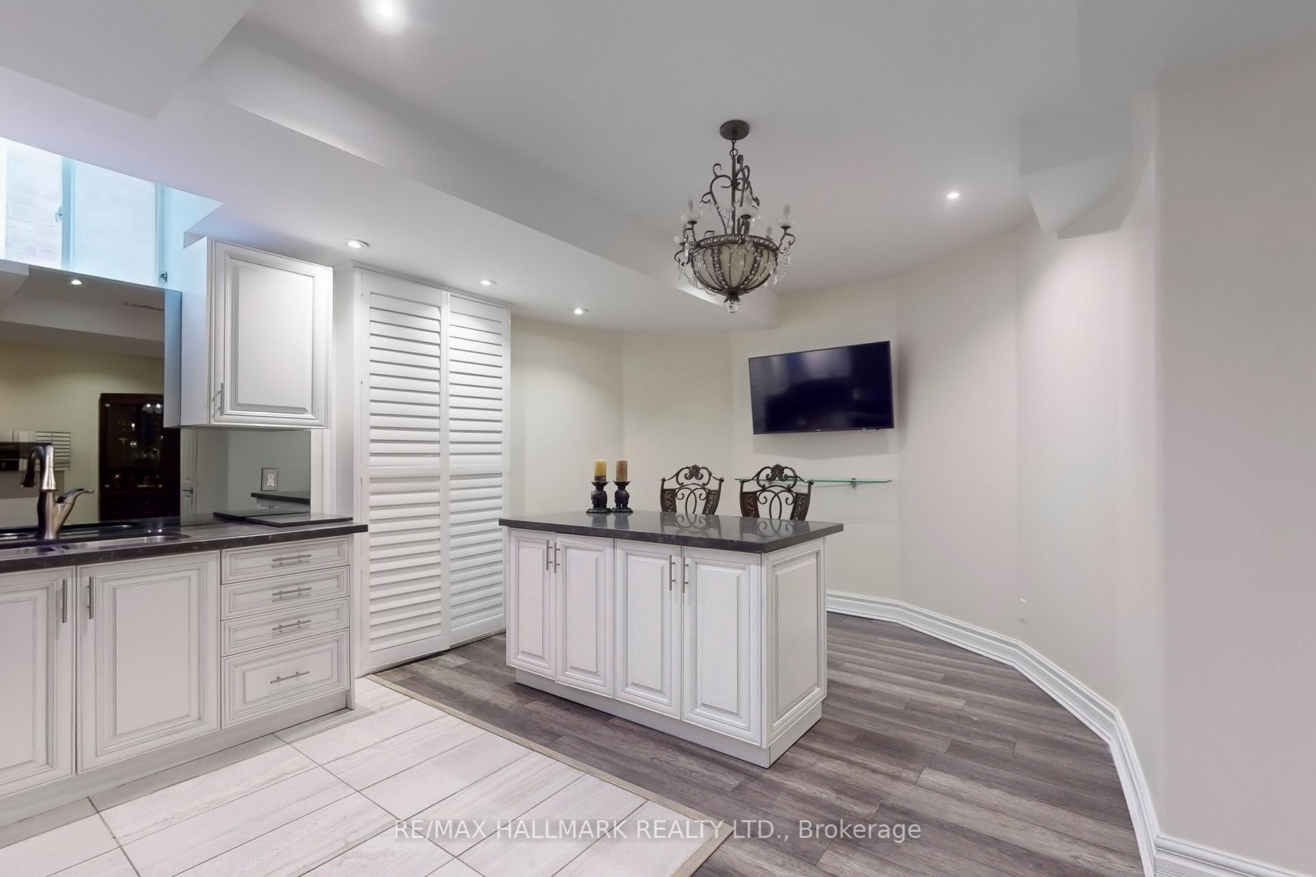Photo 9 of 80 Chesney Crescent, Vaughan, Kleinburg — HOMEH