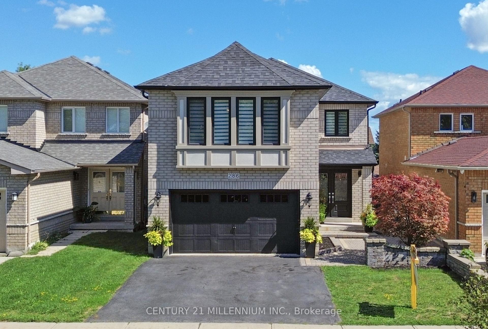 Photo 2 of 286 Royalpark Way, Vaughan, Elder Mills — HOMEH