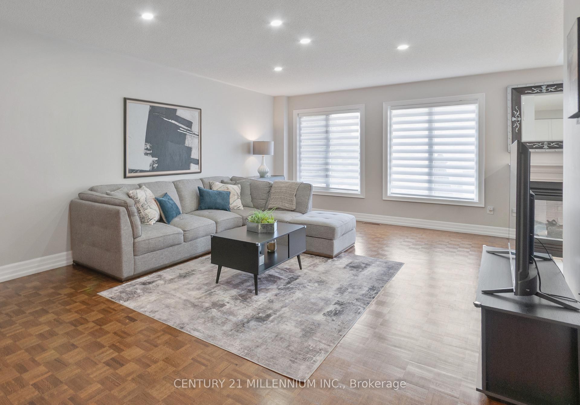 Photo 6 of 286 Royalpark Way, Vaughan, Elder Mills — HOMEH