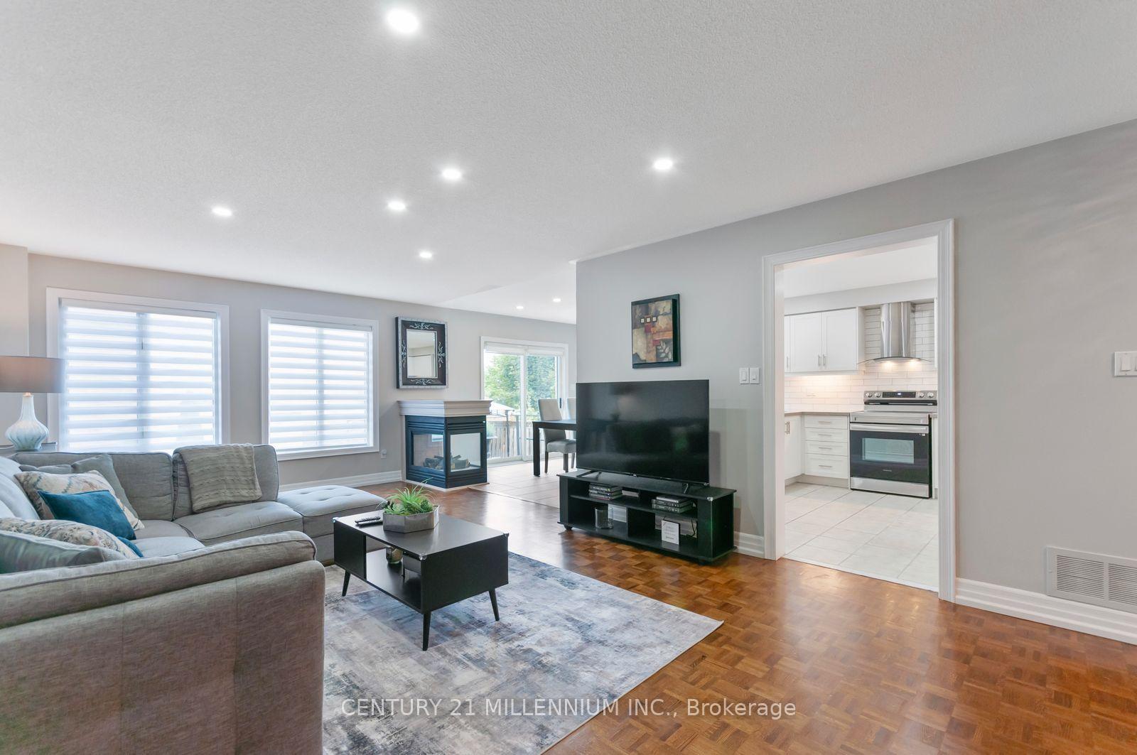 Photo 7 of 286 Royalpark Way, Vaughan, Elder Mills — HOMEH