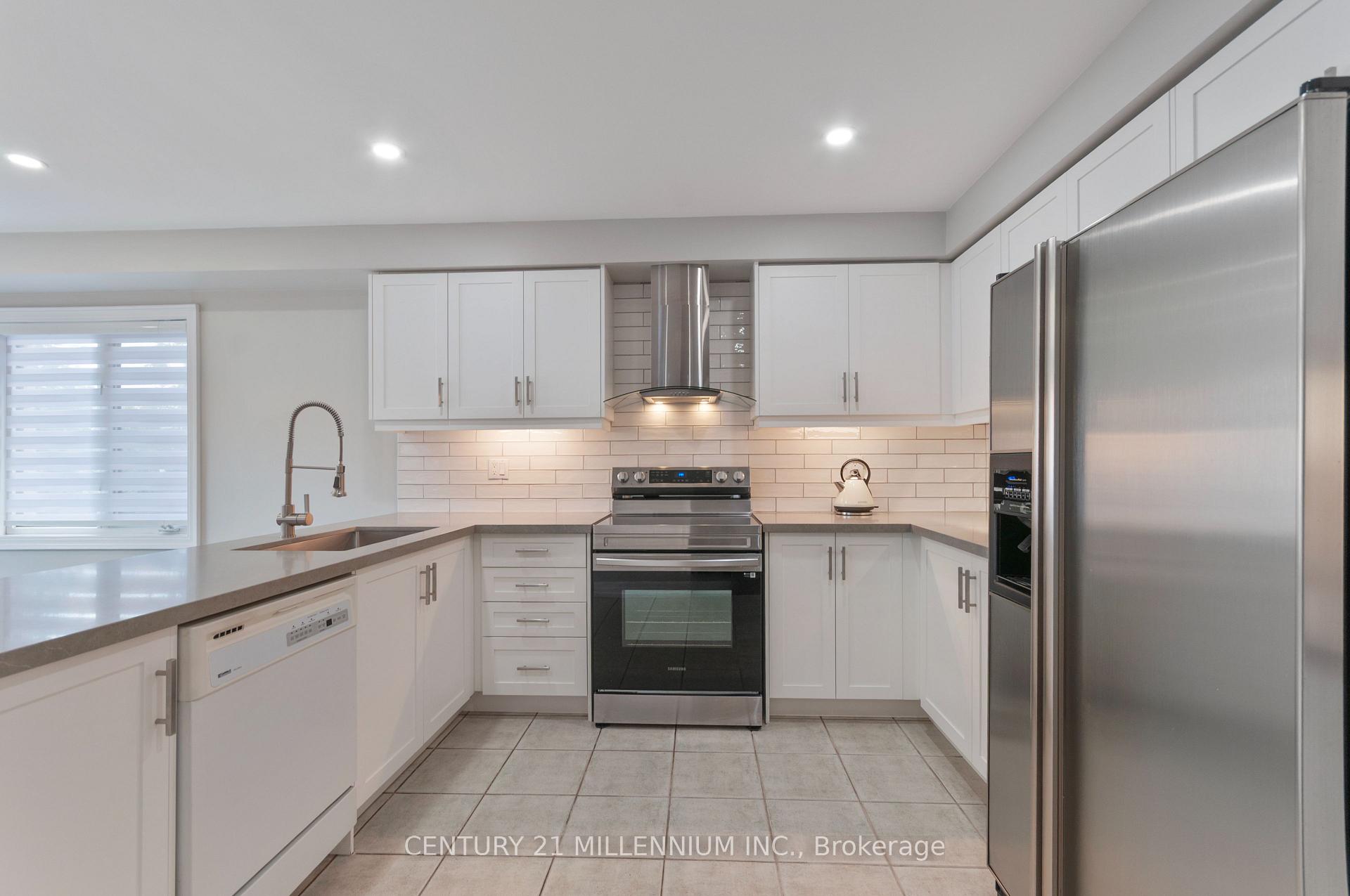 Photo 9 of 286 Royalpark Way, Vaughan, Elder Mills — HOMEH