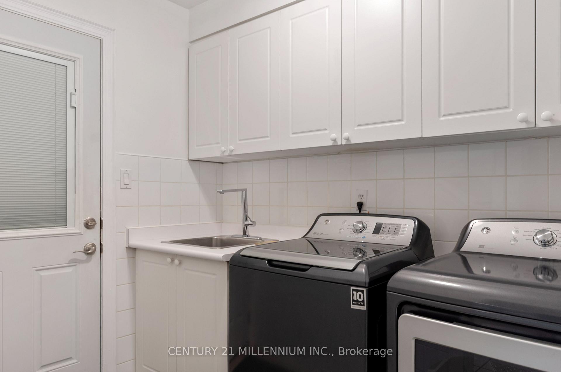 Photo 12 of 286 Royalpark Way, Vaughan, Elder Mills — HOMEH