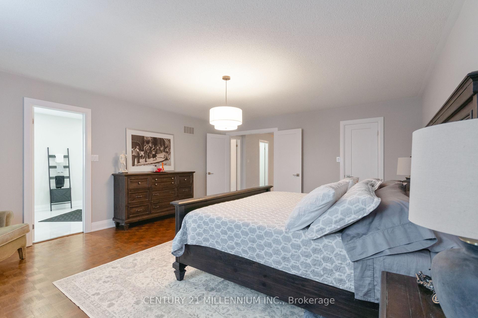 Photo 16 of 286 Royalpark Way, Vaughan, Elder Mills — HOMEH