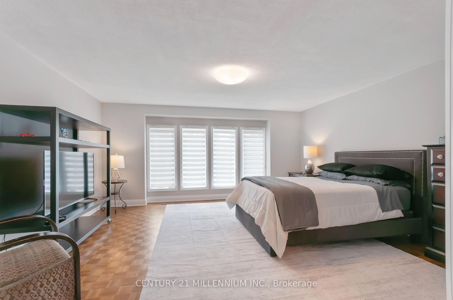 Photo 21 of 286 Royalpark Way, Vaughan, Elder Mills — HOMEH