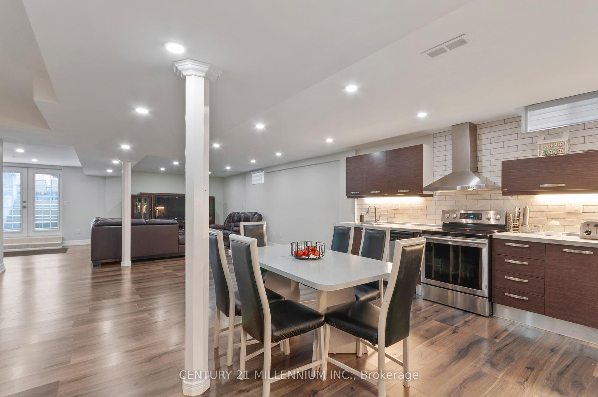 Photo 31 of 286 Royalpark Way, Vaughan, Elder Mills — HOMEH
