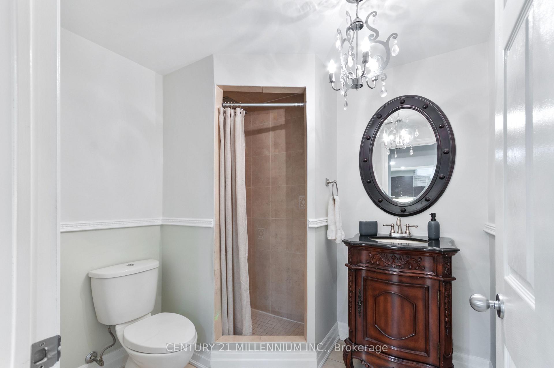 Photo 32 of 286 Royalpark Way, Vaughan, Elder Mills — HOMEH
