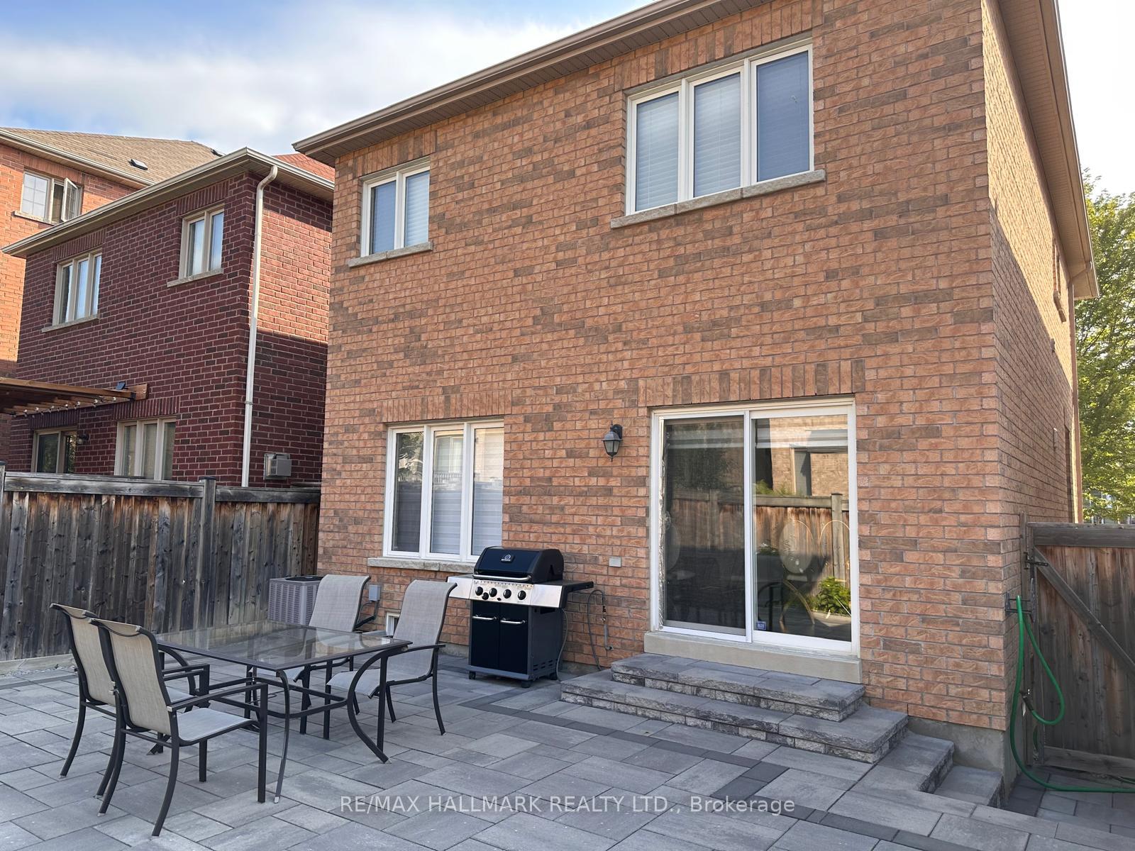 Photo 16 of 18 Yarden Drive, Vaughan, Patterson — HOMEH