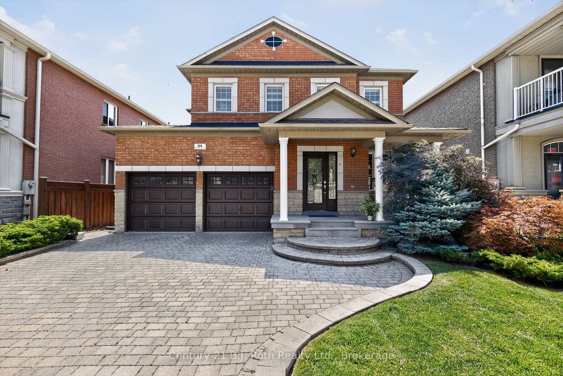 Front of 94 Destino Crescent