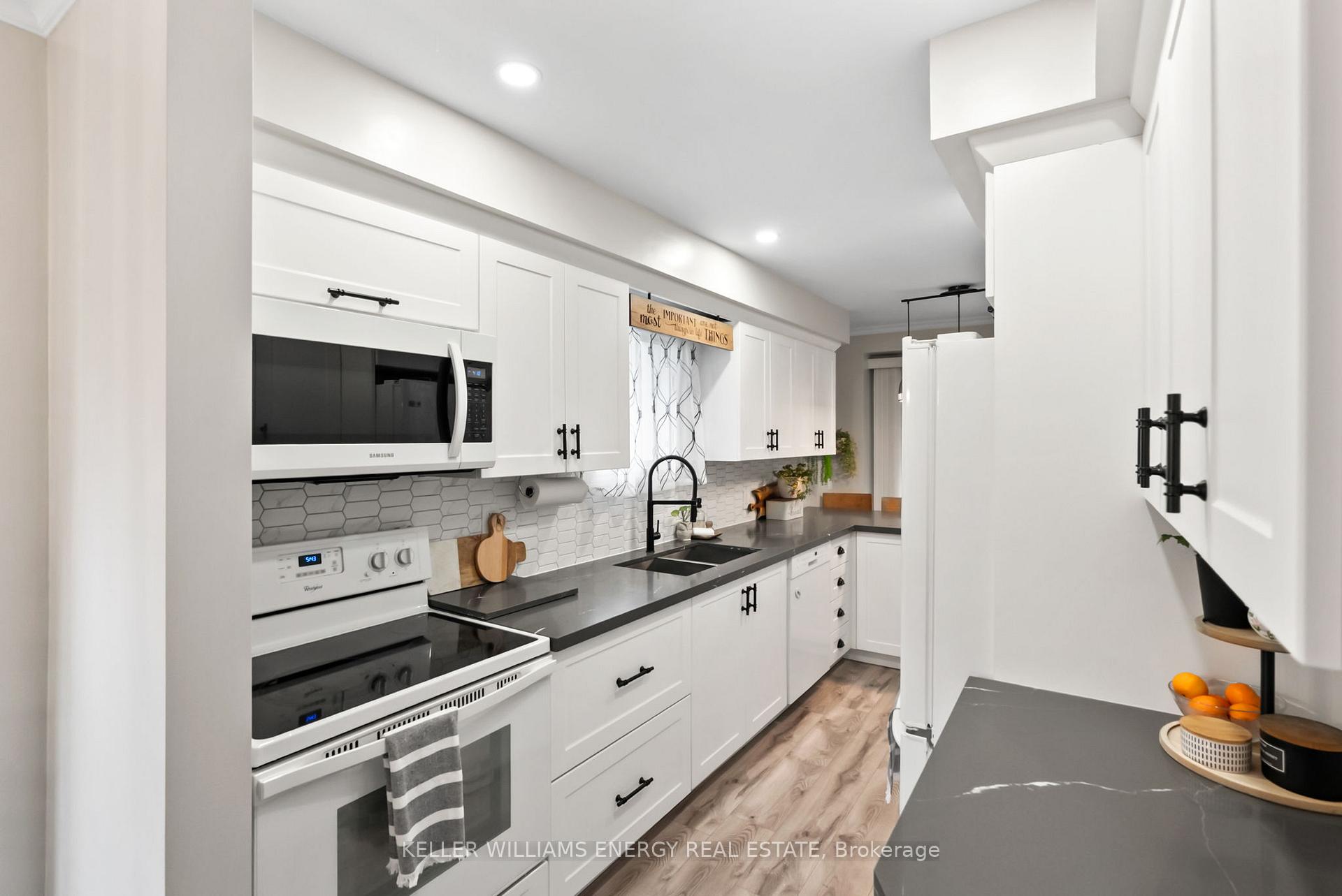 Photo 9 of 121 Angus Drive, Ajax, Central — HOMEH