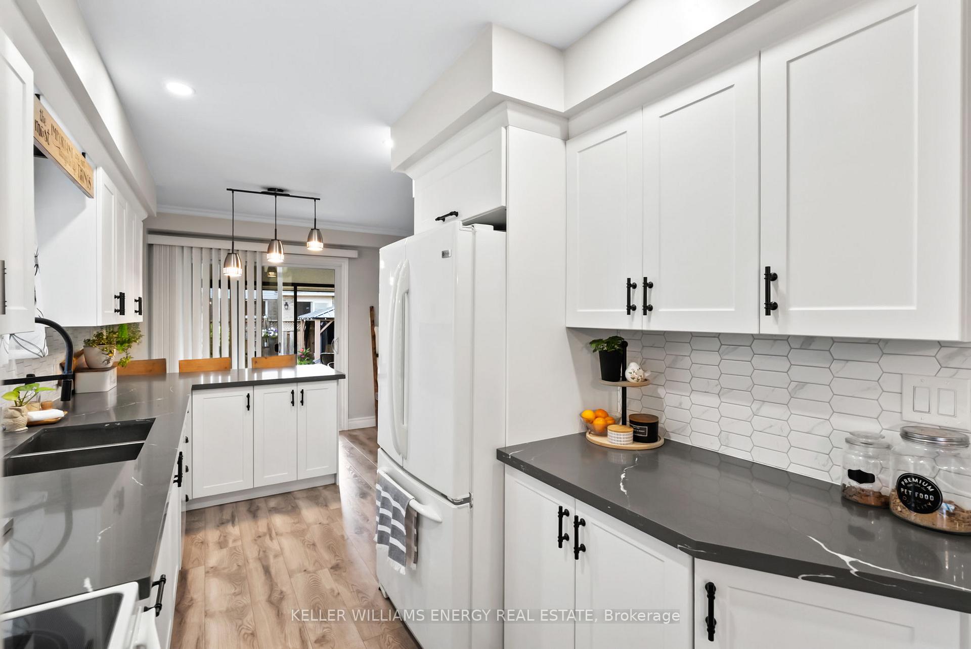 Photo 10 of 121 Angus Drive, Ajax, Central — HOMEH
