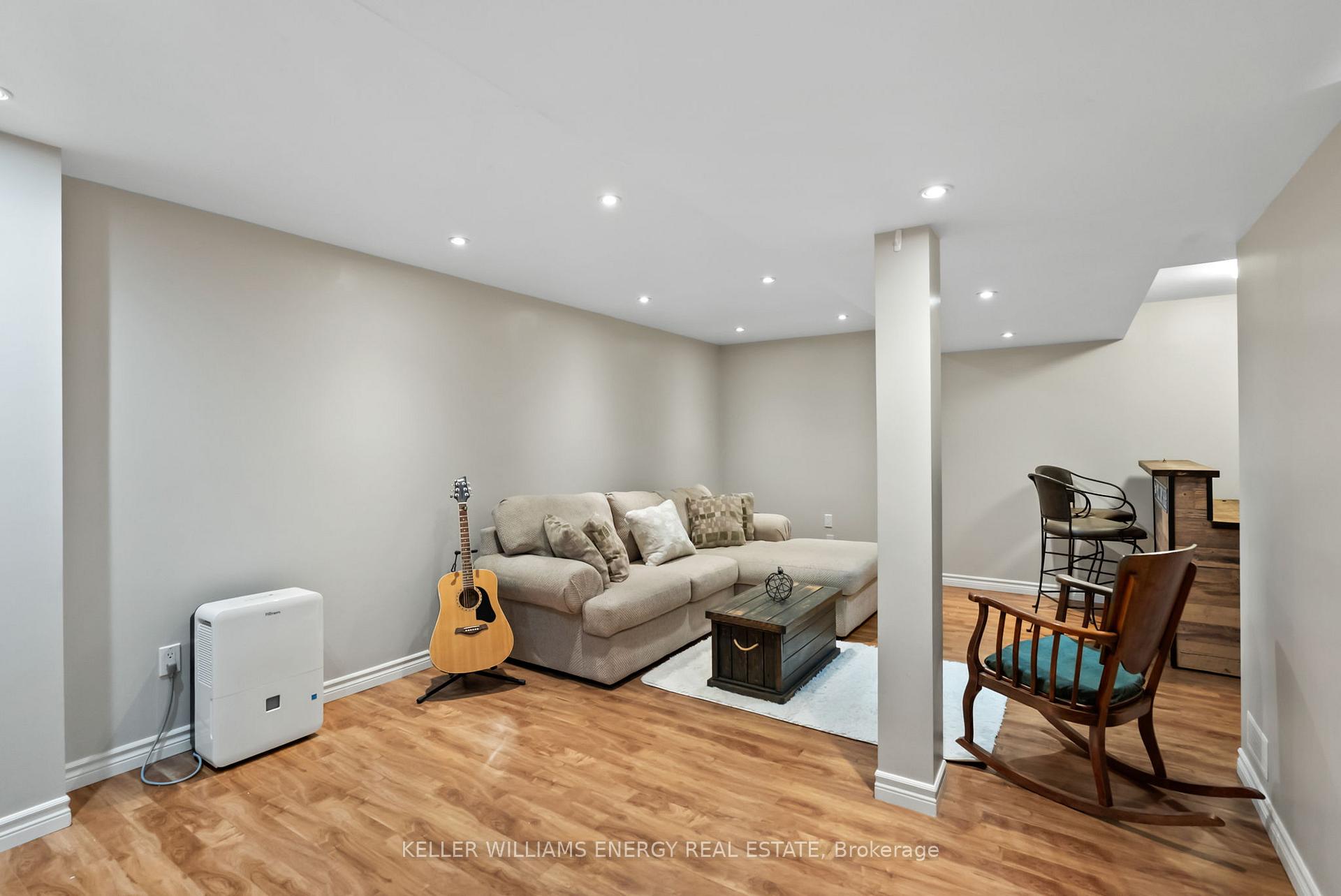 Photo 20 of 121 Angus Drive, Ajax, Central — HOMEH