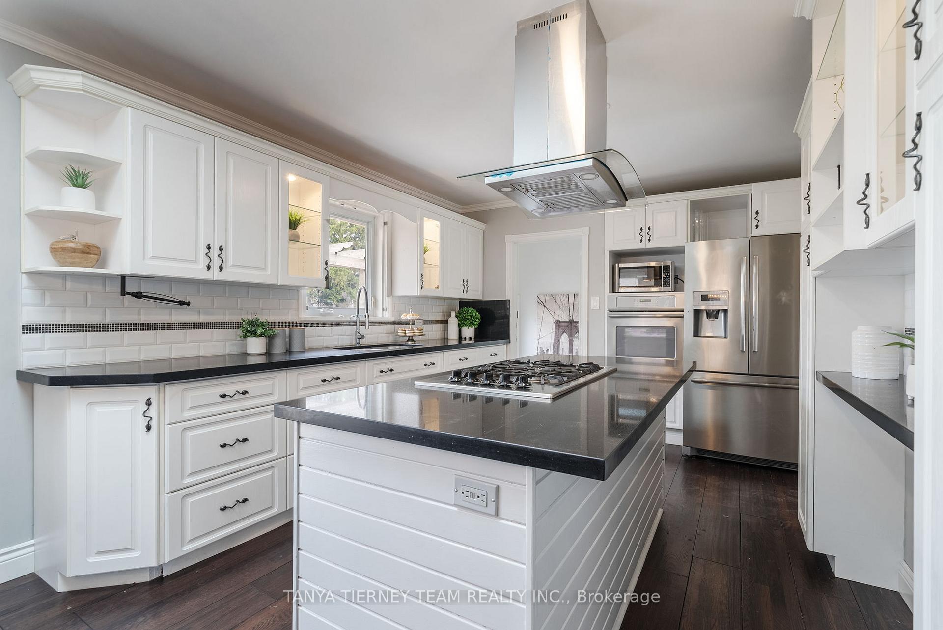 Photo 15 of 29 Queen Street, Whitby, Brooklin — HOMEH