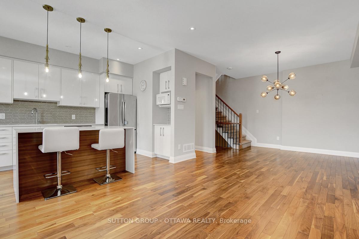 Photo 4 of 120 Nutting Crescent, Ottawa, Riverside South/Gloucester Glen — HOMEH