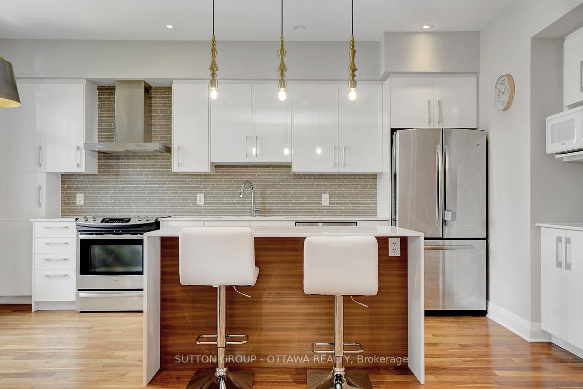 Photo 8 of 120 Nutting Crescent, Ottawa, Riverside South/Gloucester Glen — HOMEH