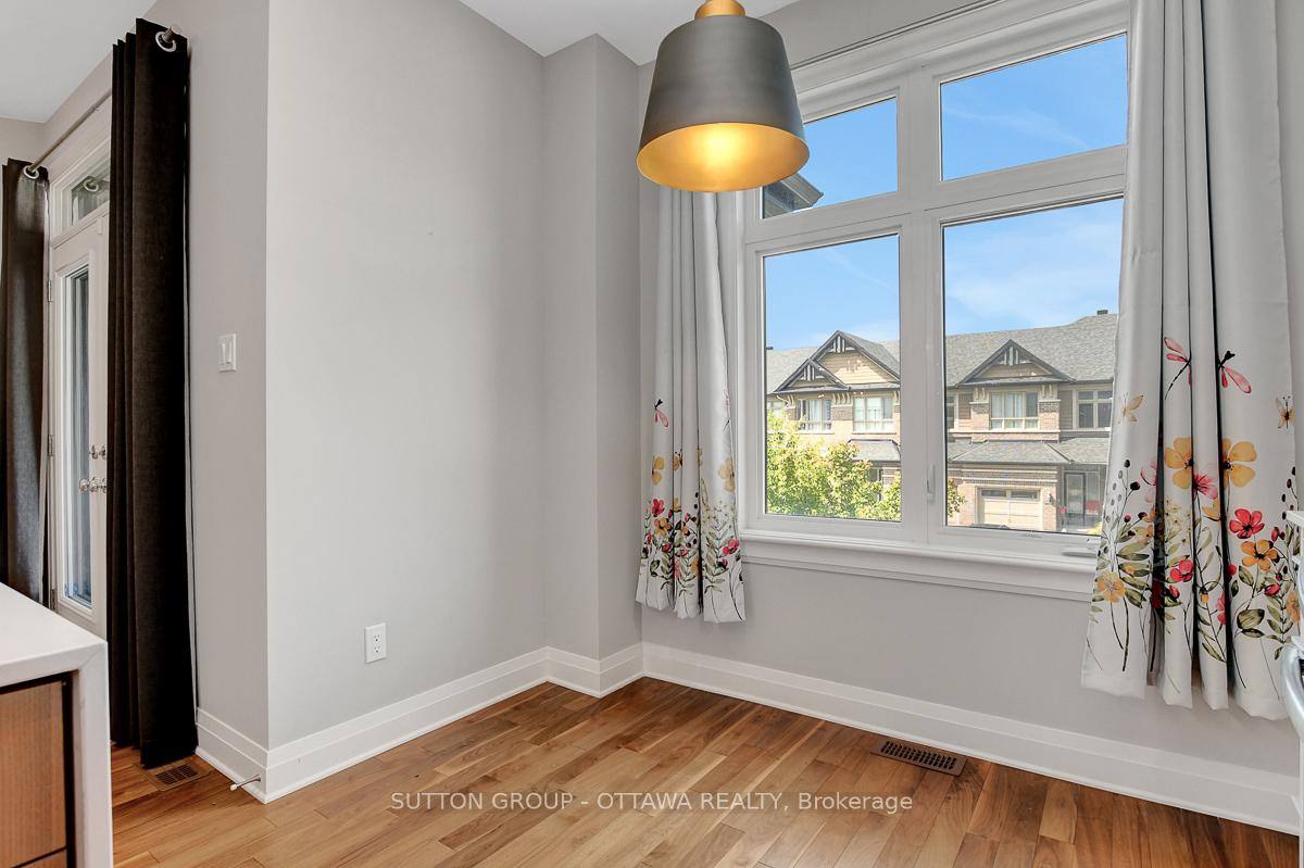 Photo 9 of 120 Nutting Crescent, Ottawa, Riverside South/Gloucester Glen — HOMEH