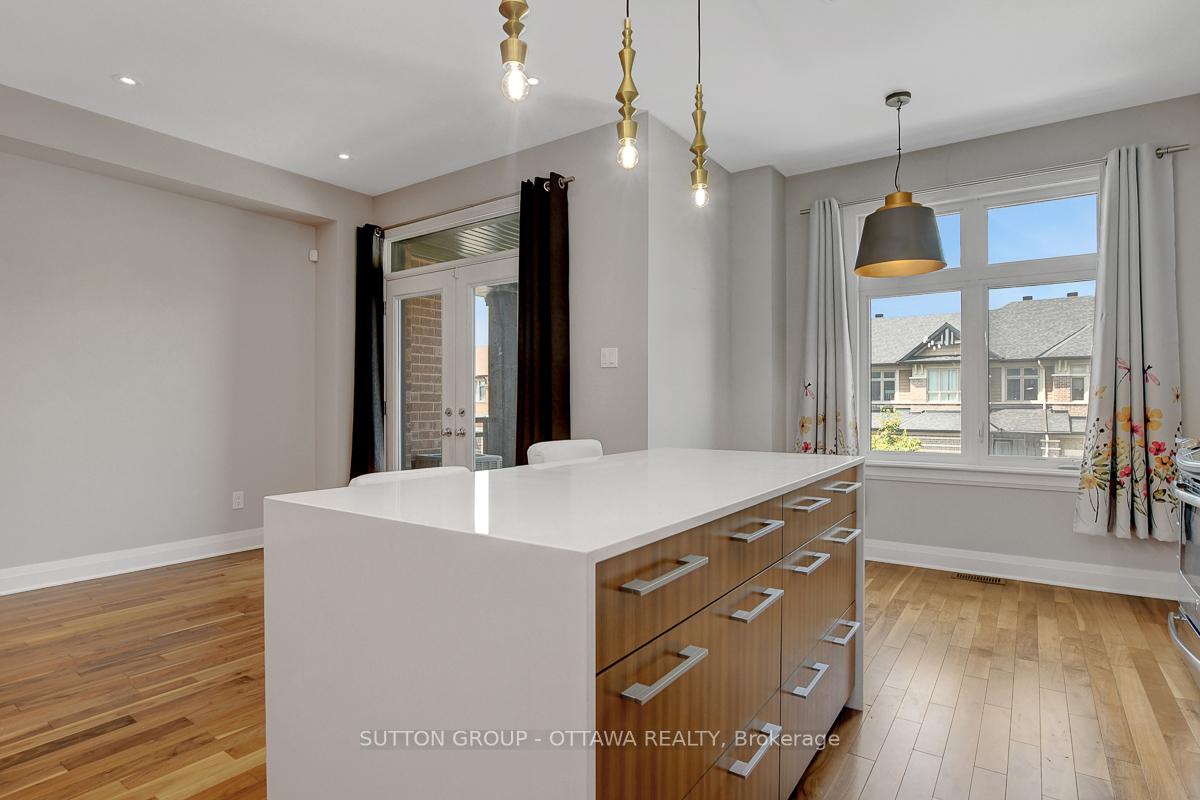 Photo 10 of 120 Nutting Crescent, Ottawa, Riverside South/Gloucester Glen — HOMEH