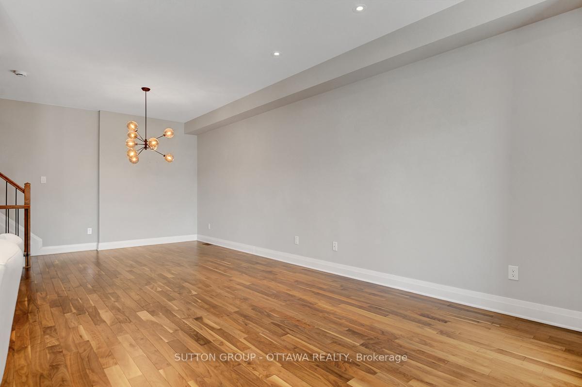 Photo 17 of 120 Nutting Crescent, Ottawa, Riverside South/Gloucester Glen — HOMEH