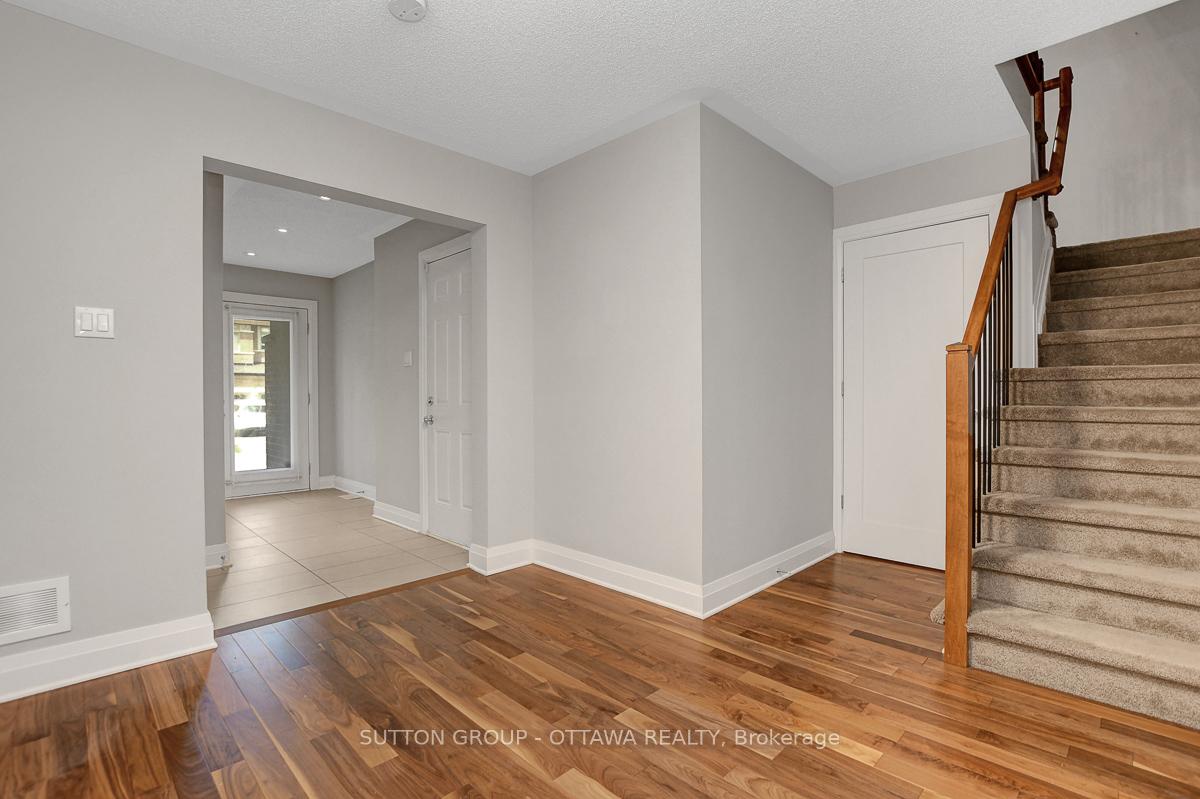 Photo 20 of 120 Nutting Crescent, Ottawa, Riverside South/Gloucester Glen — HOMEH