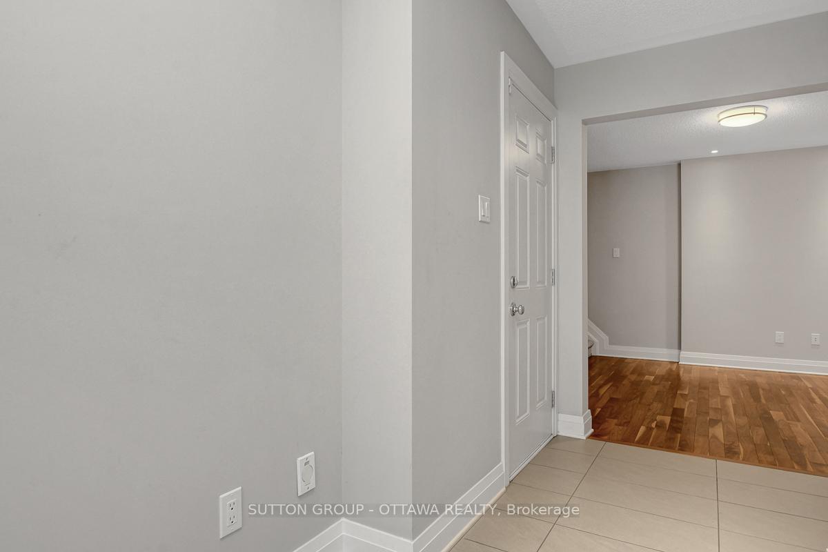 Photo 21 of 120 Nutting Crescent, Ottawa, Riverside South/Gloucester Glen — HOMEH