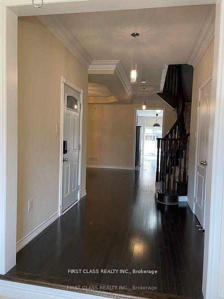 Photo 2 of 115 White Beach Crescent, Vaughan, Patterson — HOMEH