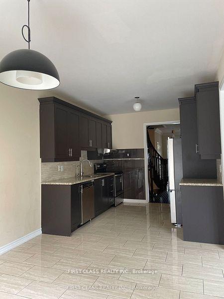 Photo 3 of 115 White Beach Crescent, Vaughan, Patterson — HOMEH