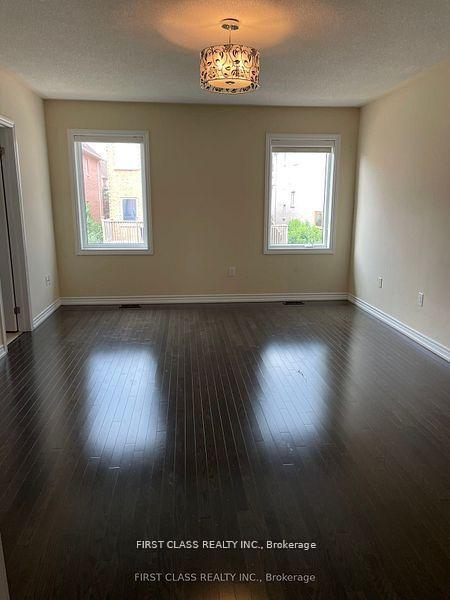 Photo 4 of 115 White Beach Crescent, Vaughan, Patterson — HOMEH