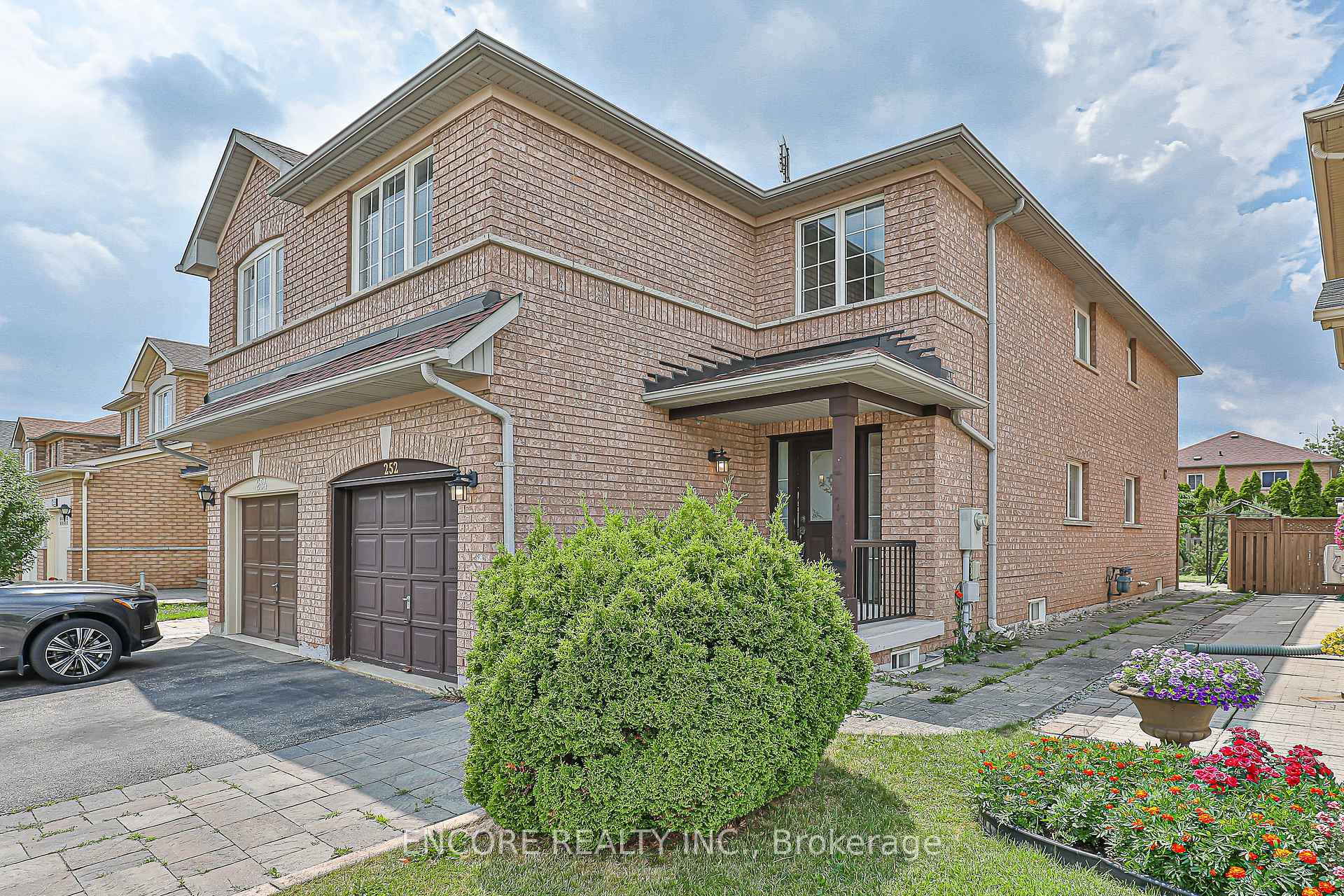 Photo 3 of 252 Forest Run Boulevard, Vaughan, Patterson — HOMEH