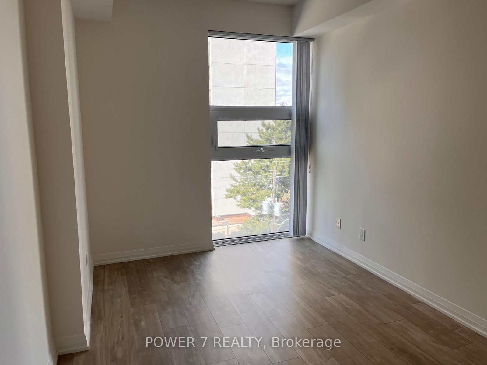 Photo 6 of Unit 421, 101 Erskine Ave, Toronto, Mount Pleasant West — HOMEH