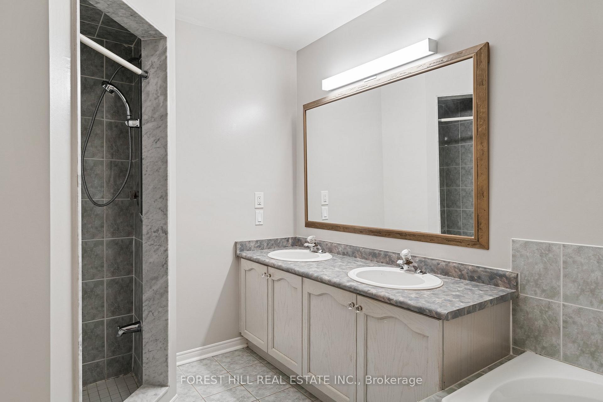 Photo 10 of 35 Timberview Drive, Vaughan, Patterson — HOMEH