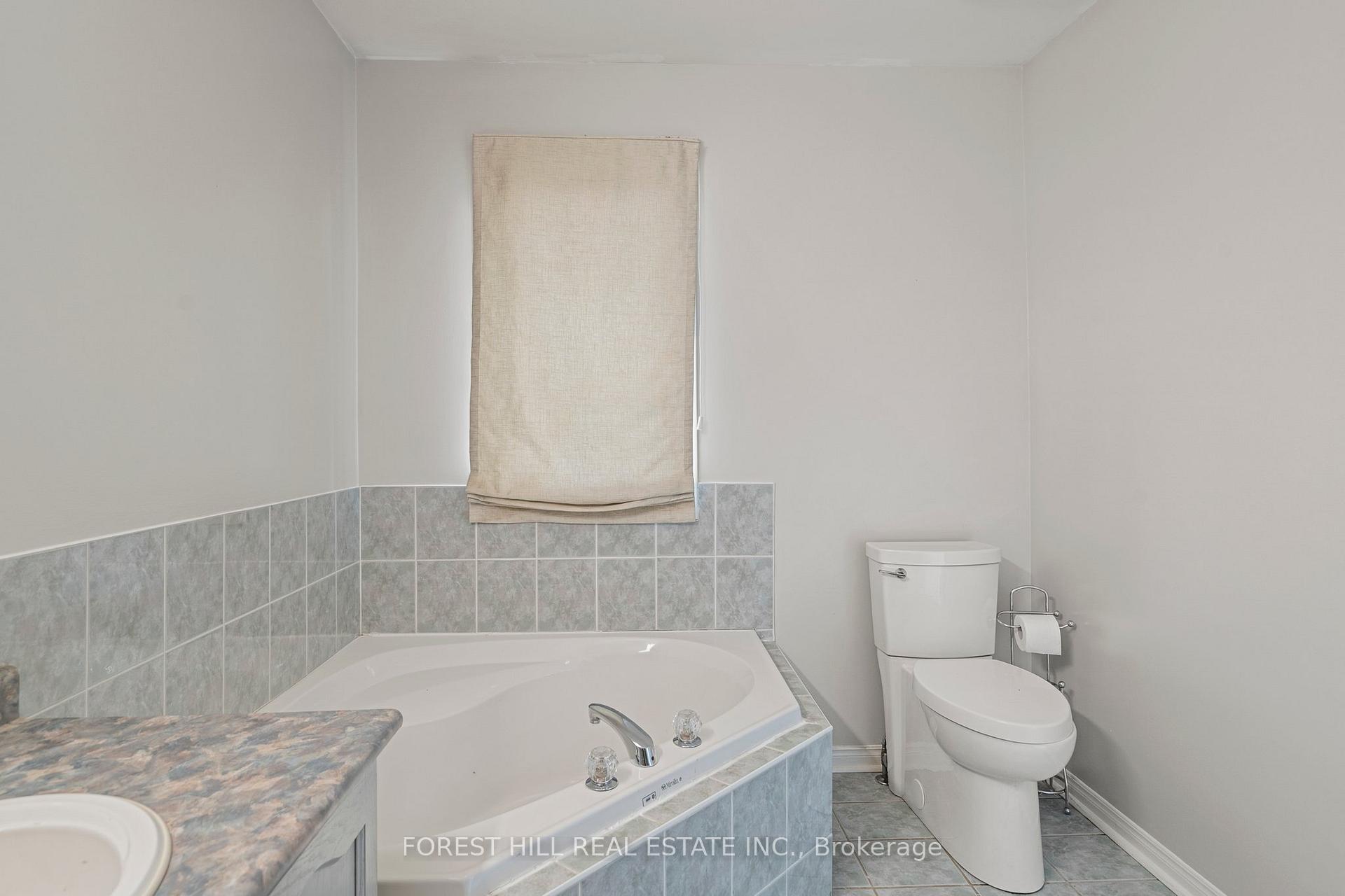 Photo 11 of 35 Timberview Drive, Vaughan, Patterson — HOMEH