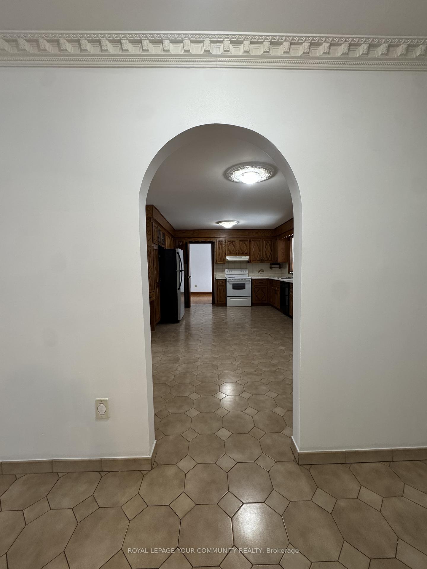 Photo 7 of Unit Upper, 12 Hartman Avenue, Vaughan, Islington Woods — HOMEH