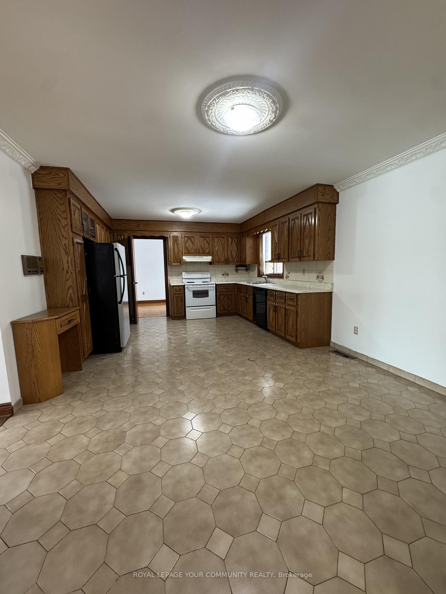 Photo 8 of Unit Upper, 12 Hartman Avenue, Vaughan, Islington Woods — HOMEH