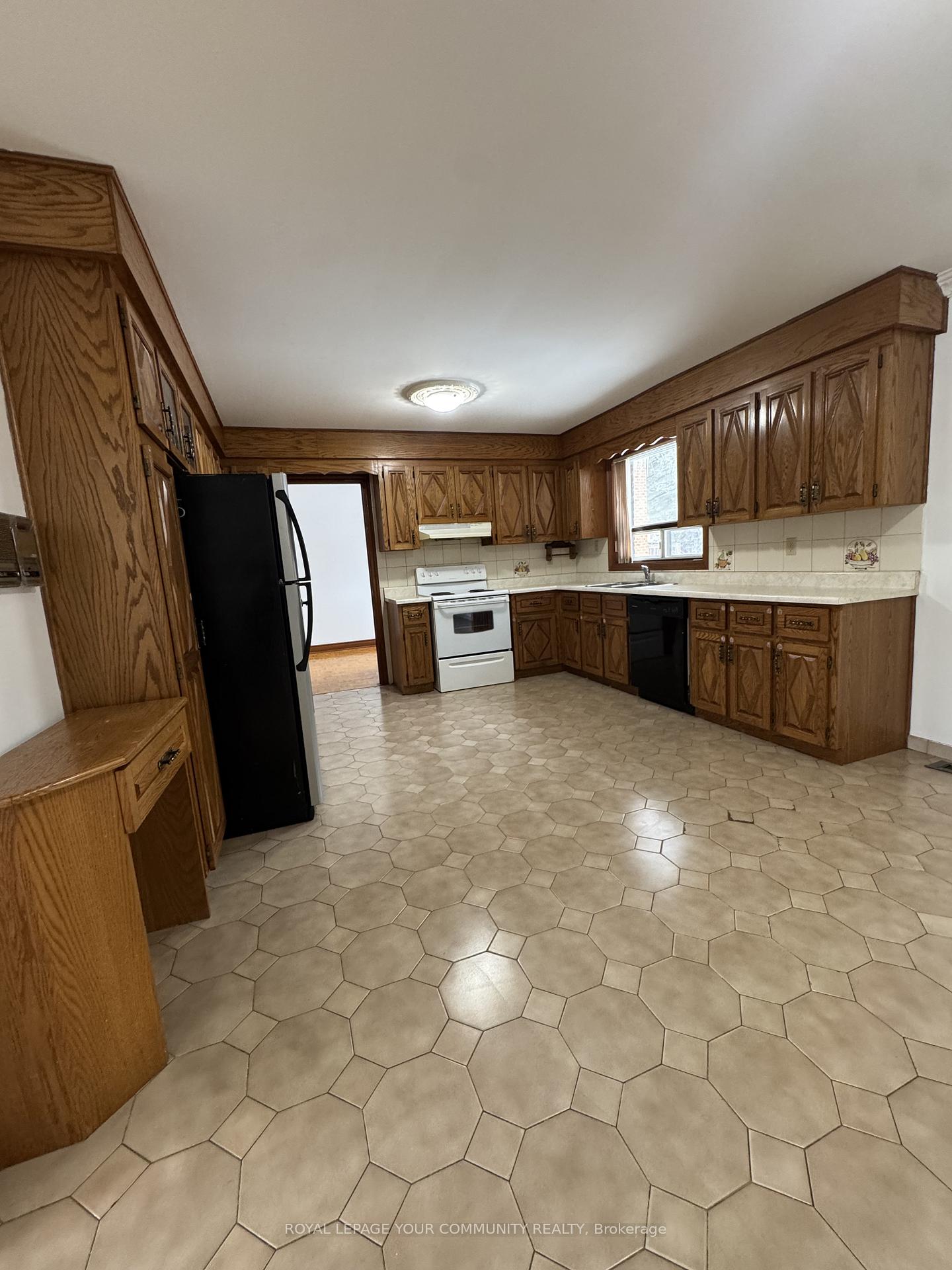 Photo 9 of Unit Upper, 12 Hartman Avenue, Vaughan, Islington Woods — HOMEH