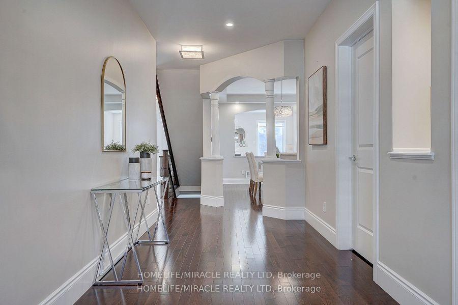 Photo 5 of 11 Garyscholl Road, Vaughan, Vellore Village — HOMEH