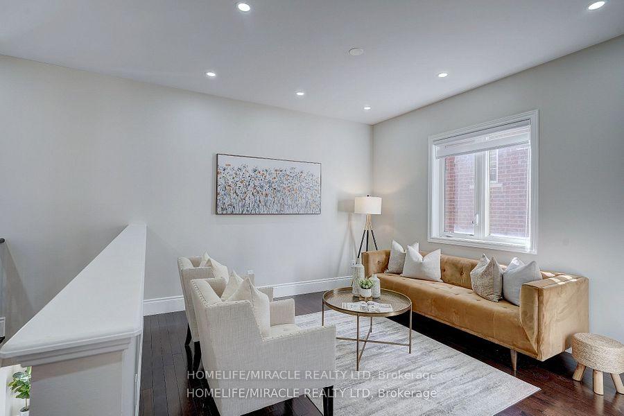 Photo 32 of 11 Garyscholl Road, Vaughan, Vellore Village — HOMEH
