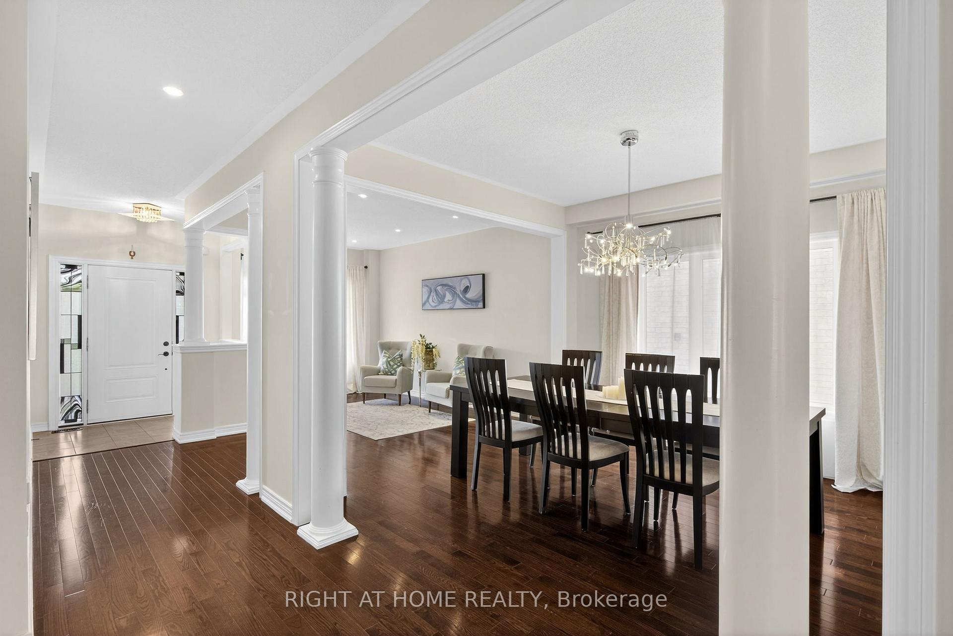 Photo 3 of 268 Carrier Crescent, Vaughan, Patterson — HOMEH