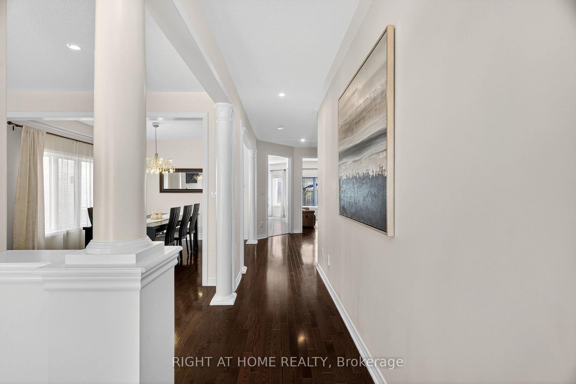 Photo 6 of 268 Carrier Crescent, Vaughan, Patterson — HOMEH