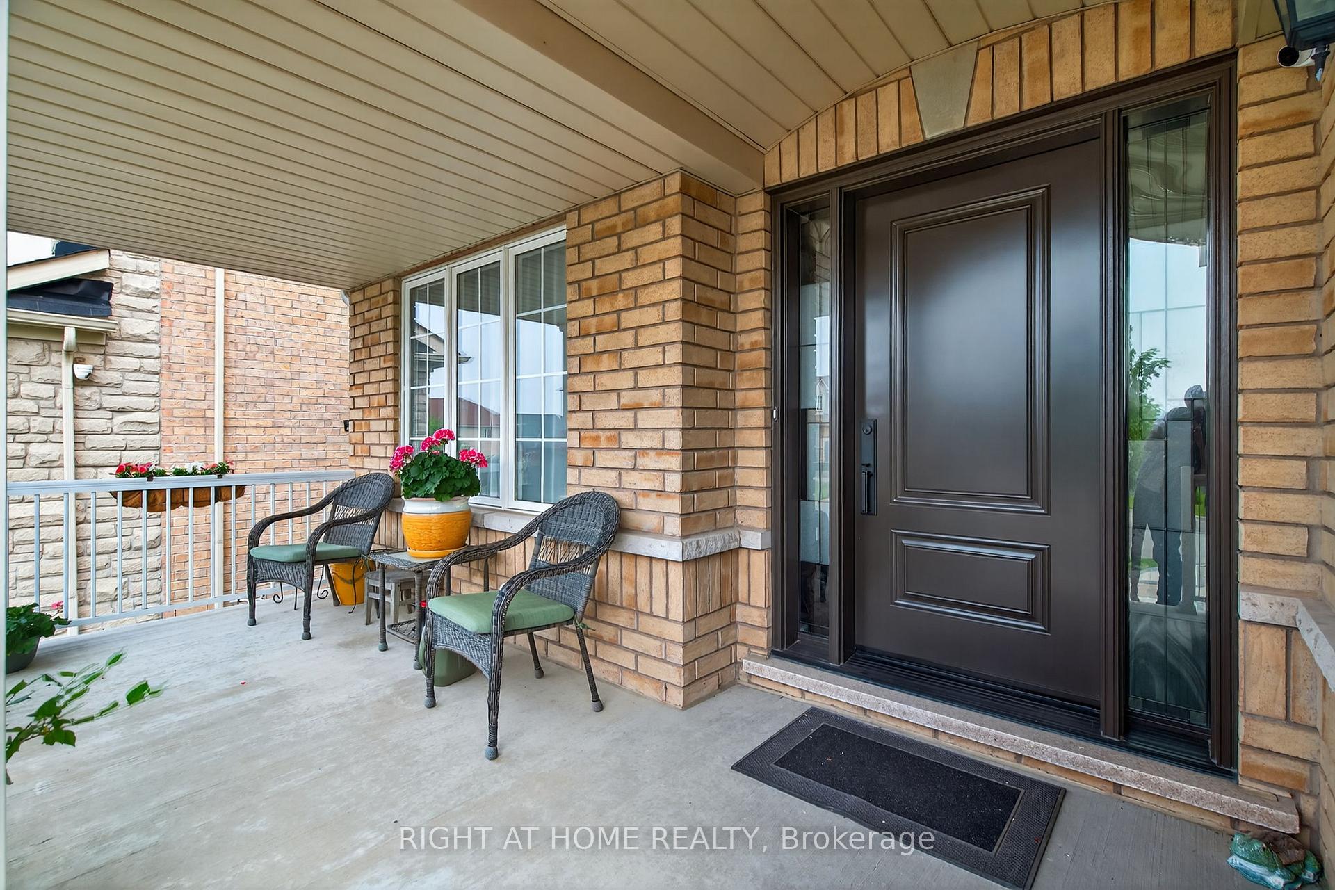 Photo 7 of 268 Carrier Crescent, Vaughan, Patterson — HOMEH