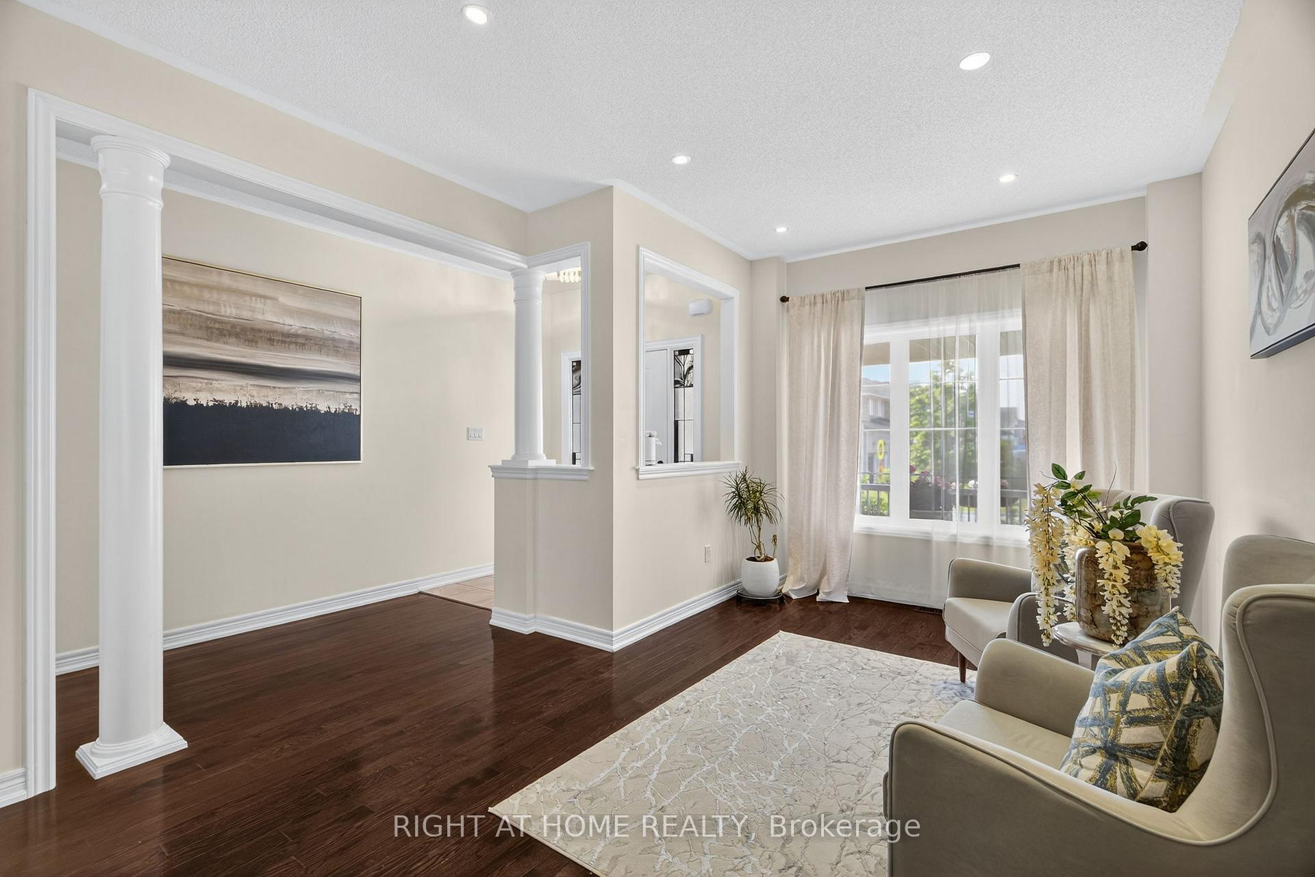 Photo 8 of 268 Carrier Crescent, Vaughan, Patterson — HOMEH