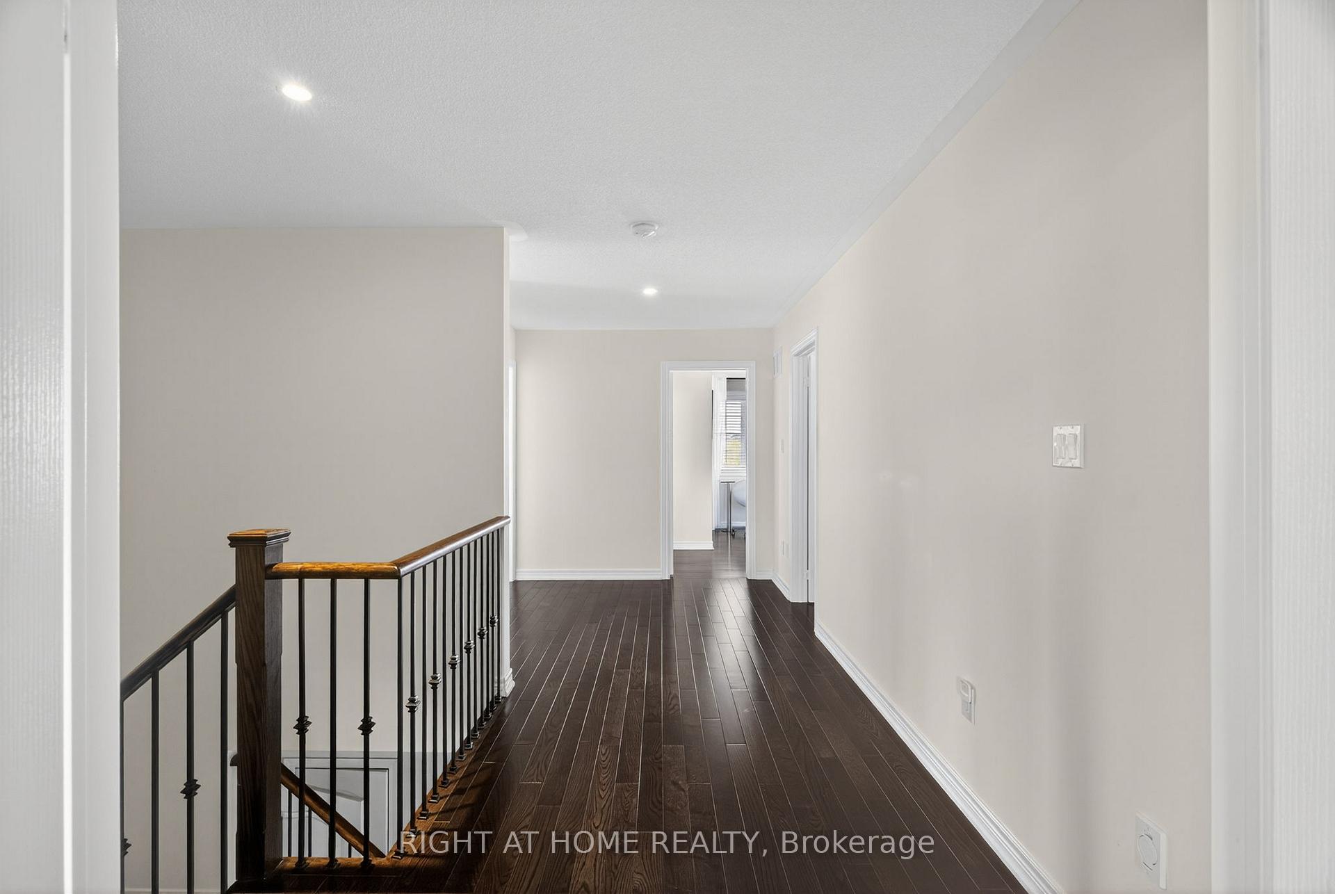 Photo 19 of 268 Carrier Crescent, Vaughan, Patterson — HOMEH