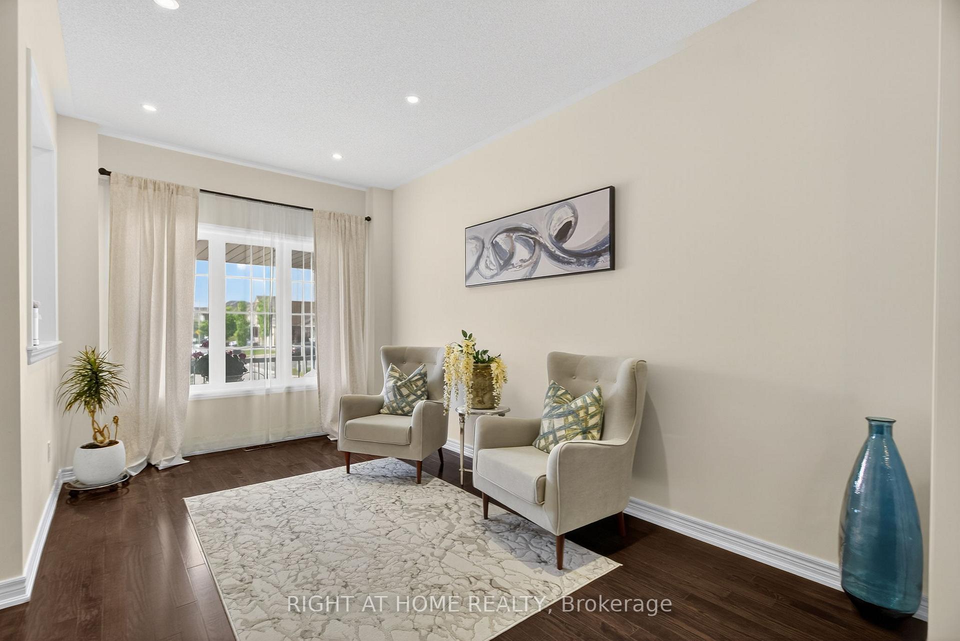 Photo 21 of 268 Carrier Crescent, Vaughan, Patterson — HOMEH