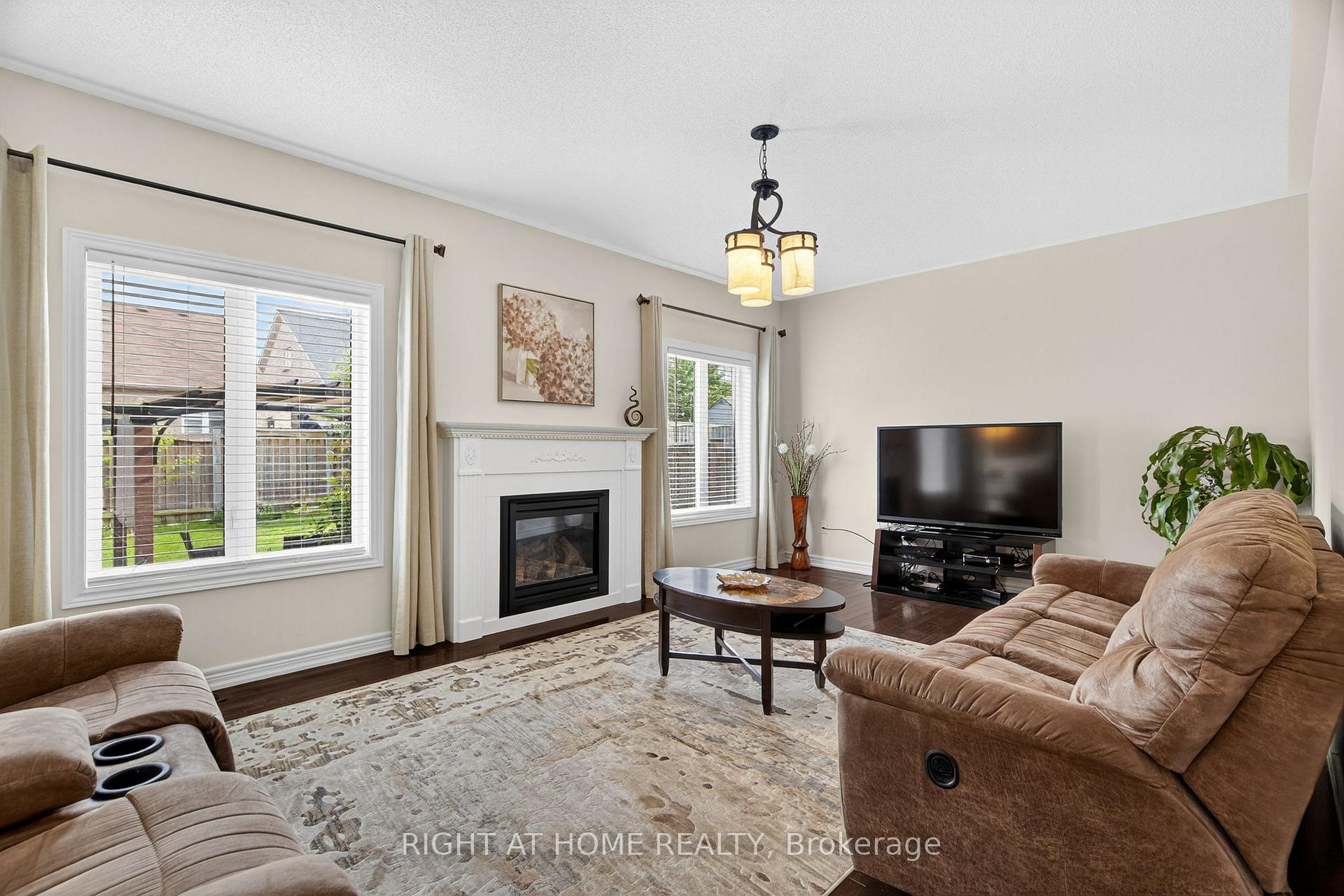 Photo 31 of 268 Carrier Crescent, Vaughan, Patterson — HOMEH