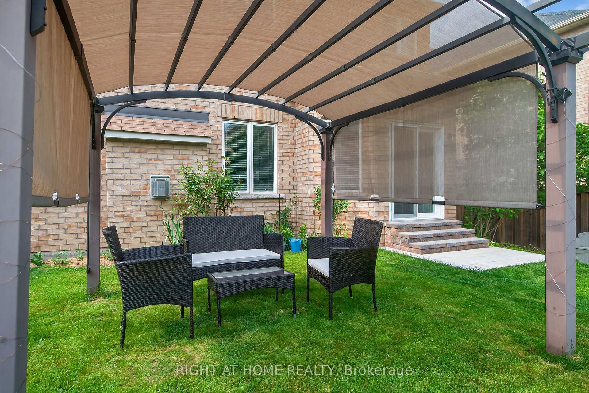 Photo 38 of 268 Carrier Crescent, Vaughan, Patterson — HOMEH