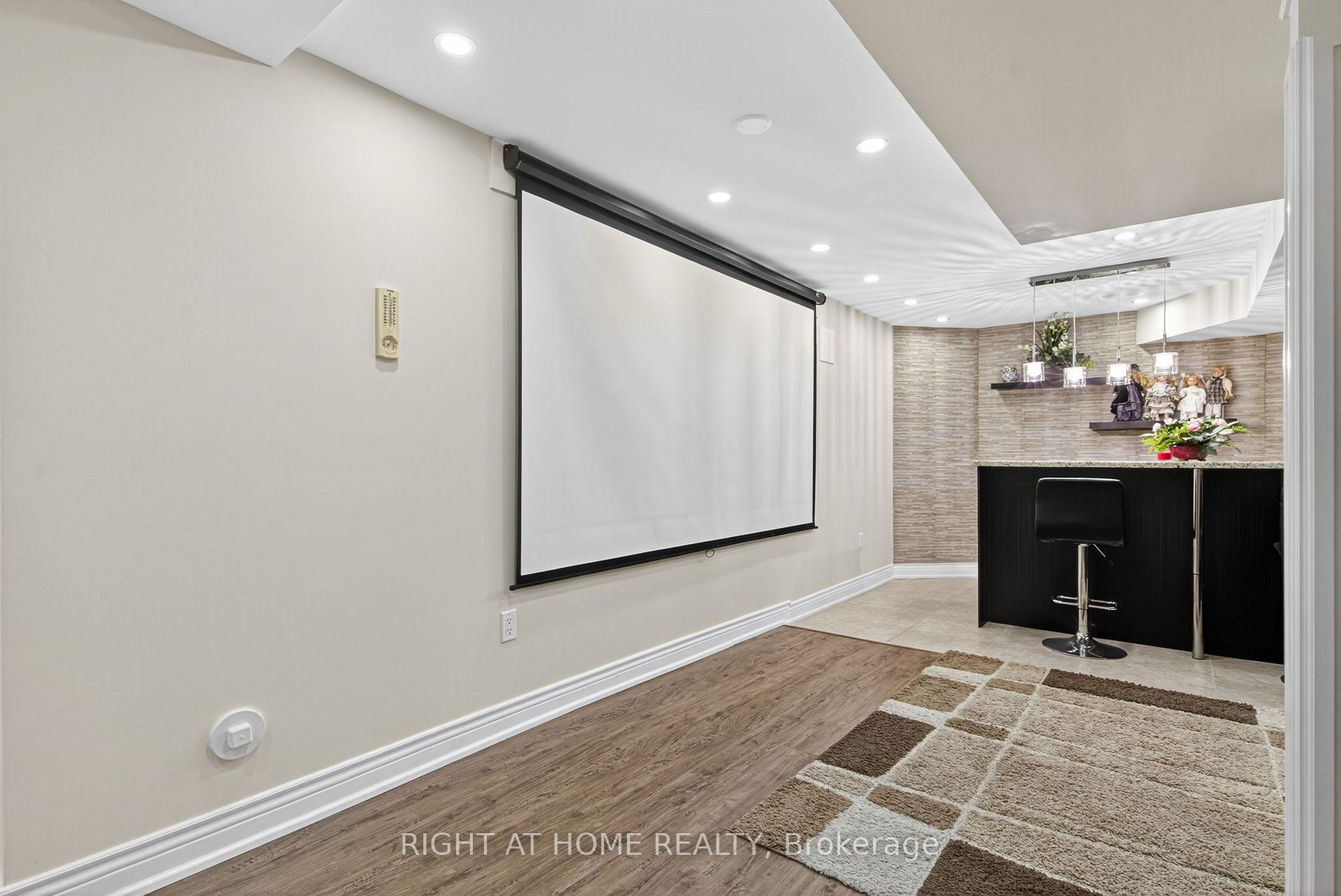 Photo 46 of 268 Carrier Crescent, Vaughan, Patterson — HOMEH