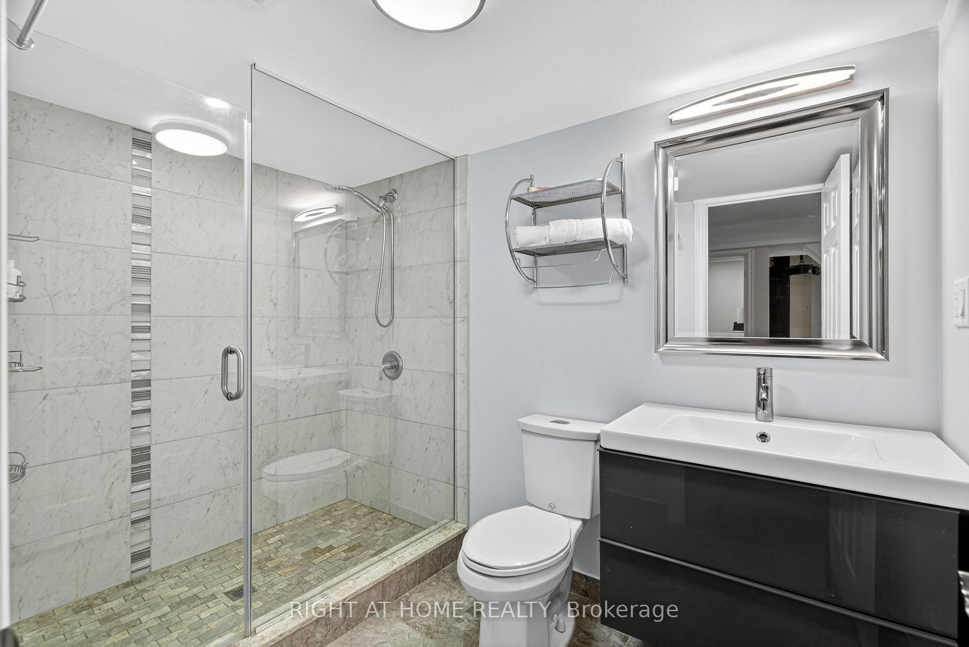 Photo 47 of 268 Carrier Crescent, Vaughan, Patterson — HOMEH
